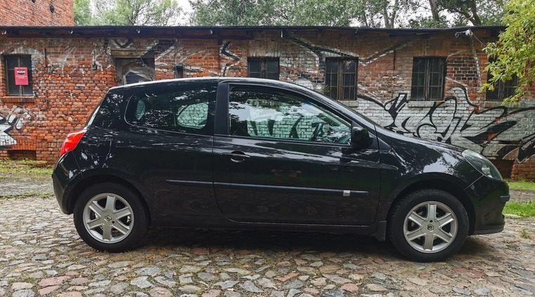 Renault Clio cena 8900 przebieg: 162730, rok produkcji 2006 z Poznań małe 92